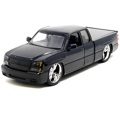 2006 Chevrolet Silverado Custom Pickup Truck Black "Die-Cast Collection" Series 1/25 Diecast Model Car